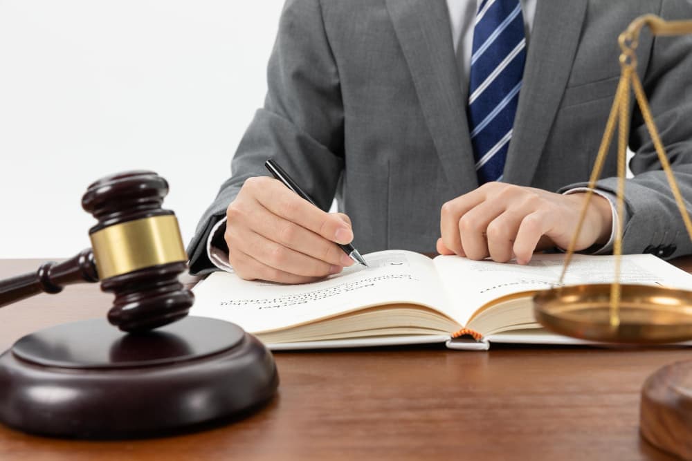 Pasos para encontrar y contratar el abogado de derecho civil adecuado